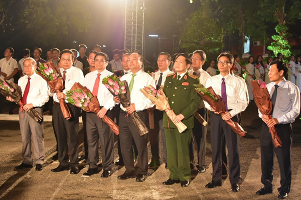 Lãnh đạo Đảng, Nhà nước dự cầu truyền hình về 50 năm thực hiện Di chúc của Bác