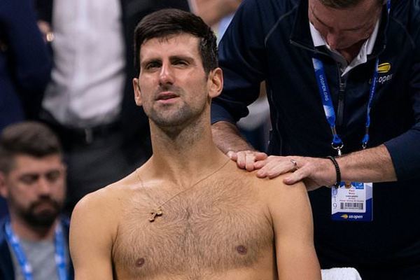 Djokovic ngậm ngùi nhìn Wawrinka vào tứ kết US Open