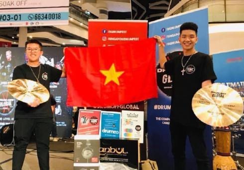 Vietnamese students finish first in Drum Off Global 2019’s Rhythm duo