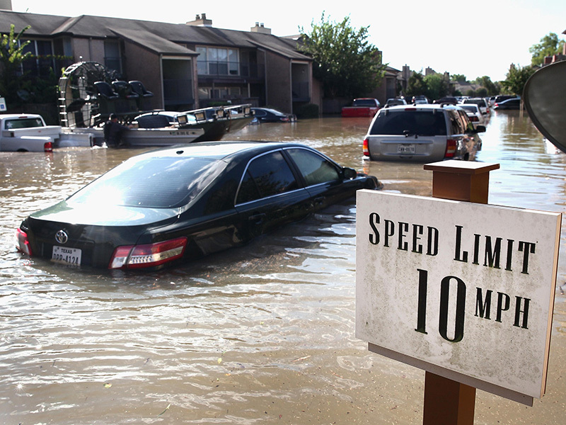Bão đến, làm gì để bảo vệ xế yêu?