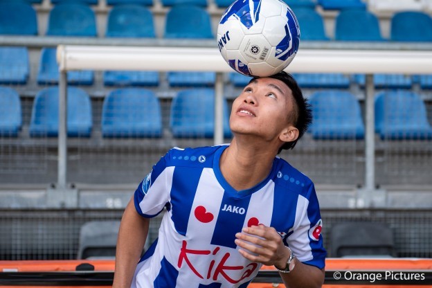 Báo Hà Lan: Đoàn Văn Hậu, Van Dijk Việt Nam quá lợi hại!