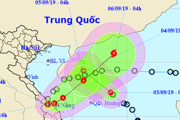 Áp thấp nhiệt đới vào Quảng Trị-Thừa Thiên Huế, quay lại biển, có thể thành bão