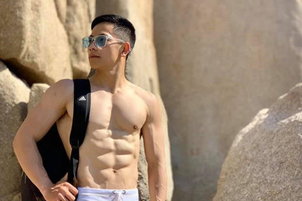 Thầy giáo body 6 múi và loạt hot boy được hội chị em 'săn lùng'