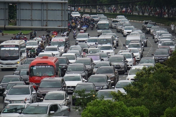 TP.HCM tăng phí đăng ký ôtô lên 20 triệu đồng