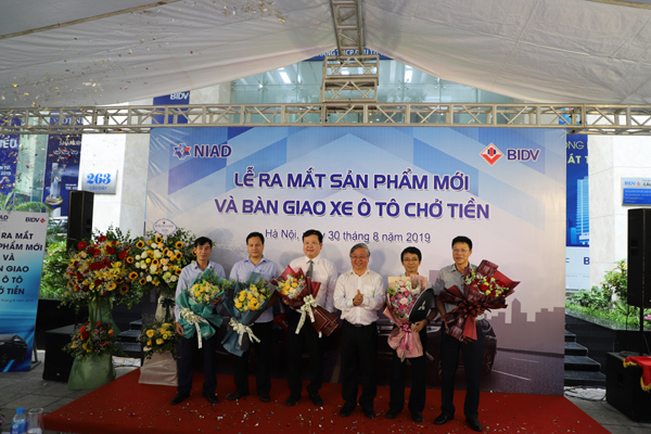 Ra mắt xe chở tiền đẳng cấp lắp ráp ở Việt Nam