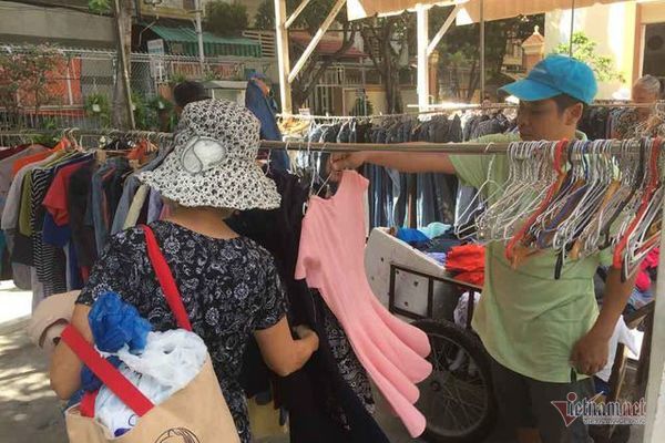 Charity market for the poor in Saigon