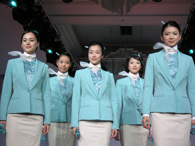 Phụ nữ Hàn đua nhau phẫu thuật thẩm mỹ để làm tiếp viên hàng không