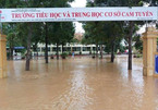 Hàng chục trường ở miền Trung hoãn khai giảng do mưa lũ
