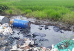 Chemical drums dumped on the side of Thang Long Boulevard
