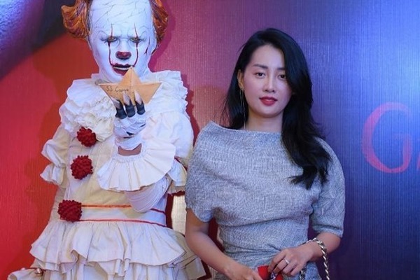 Dàn sao Việt đình đám quy tụ trong bữa tiệc kinh dị của 'Gã hề ma quái'