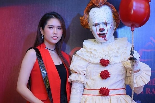 Dàn sao Việt đình đám quy tụ trong bữa tiệc kinh dị của 'Gã hề ma quái'