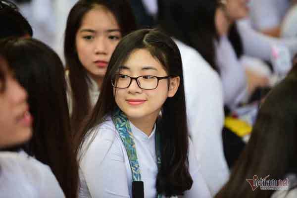 Hình ảnh ‘đốn tim’ của các nữ sinh ngày khai giảng