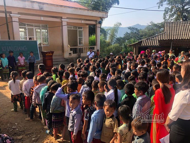 Khai giảng đơn sơ miền biên viễn