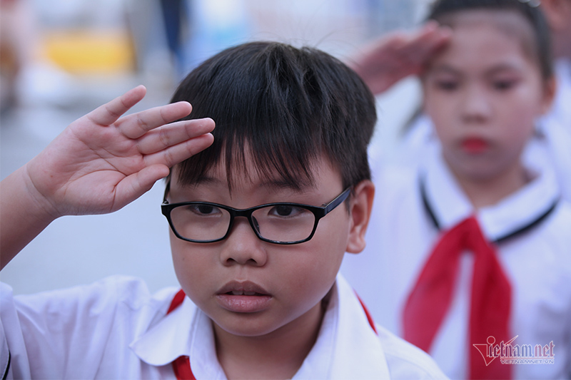 Lãnh đạo hát quốc ca, 