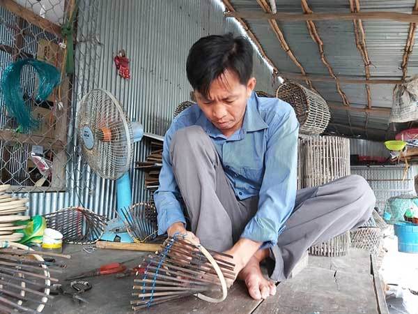 Mekong farmers adapt to low flood levels