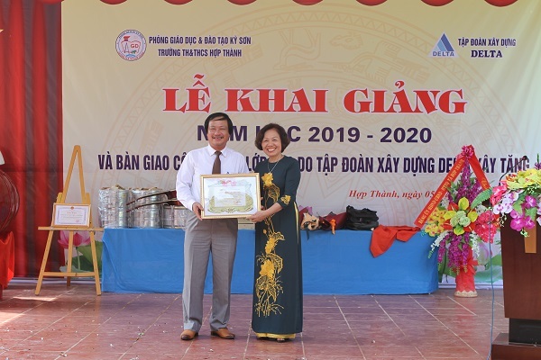 Tập đoàn DELTA Group tặng lớp học mới cho học sinh nhân ngày lễ khai giảng