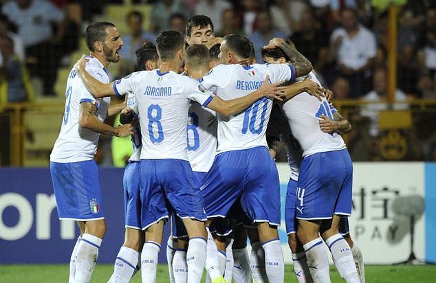 Chơi hơn người, Italia thắng ngược Armenia