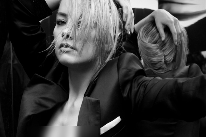 Sao 'Aquaman' hở ngực trên tạp chí