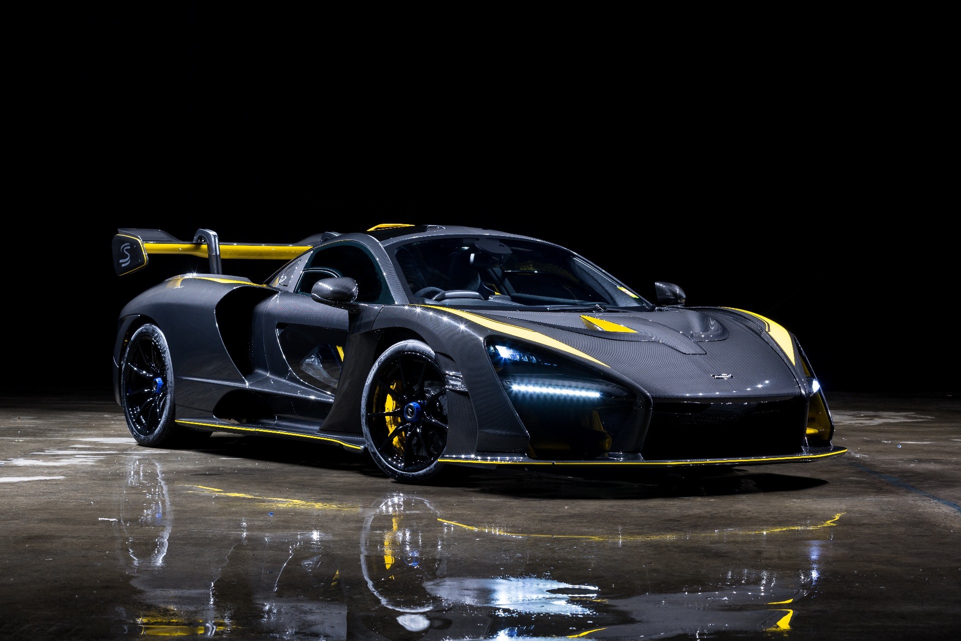 McLaren Senna với thiết kế độc đáo và sức mạnh đáng kinh ngạc là một trong những siêu xe phù hợp nhất cho những người yêu tốc độ và sự đam mê vận hành xe hơi. Xem ngay hình ảnh của McLaren Senna để cảm nhận rõ hơn về sự hoàn hảo của siêu xe này.