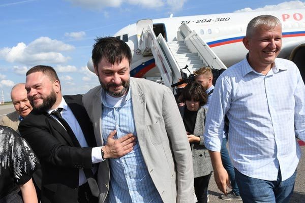 Nga - Ukraina hoàn tất cuộc trao đổi tù nhân lịch sử