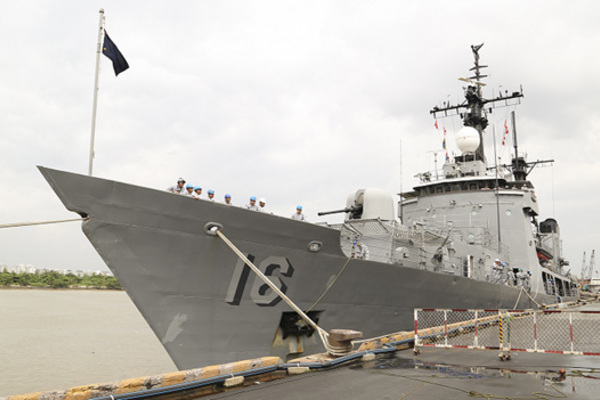 Tàu Hải quân Hàn Quốc, Philippines thăm Việt Nam