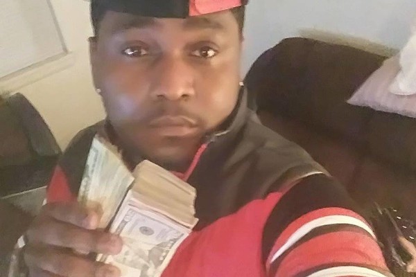 Mối tình lãng mạn với lính Mỹ ở nước ngoài hóa ra cú lừa tiền