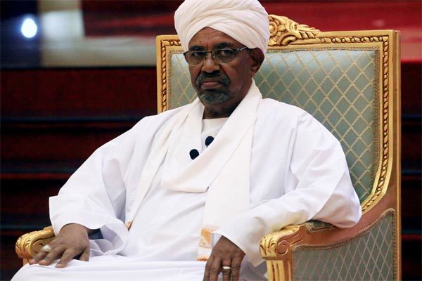 Cựu Tổng thống Sudan ra tòa, lộ kho tiền mặt 