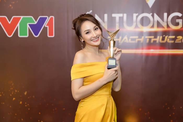 Bảo Thanh tự nhận là 'con oắt con' của showbiz Việt