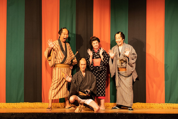 Vi vu trải nghiệm ở công viên Edo Wonderland, Nhật Bản