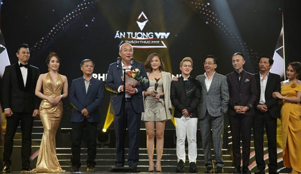 Family drama honoured as best TV series of year