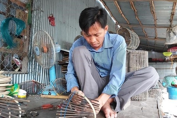Farmers in Vietnam's Mekong Delta adapt to low flood levels