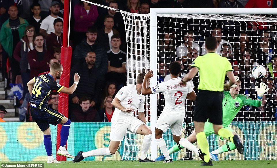 Harry Kane, Sterling giúp tuyển Anh đại thắng '5 sao'