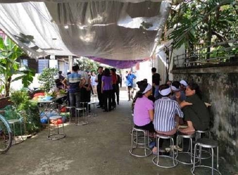 Bố nạn nhân sống sót trong vụ thảm sát ở Đan Phượng: “Nhung chưa biết con gái đã tử vong”