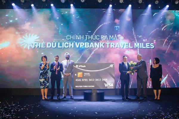Đặt phòng, đổi vé máy bay linh hoạt với thẻ VPBank Travel Miles