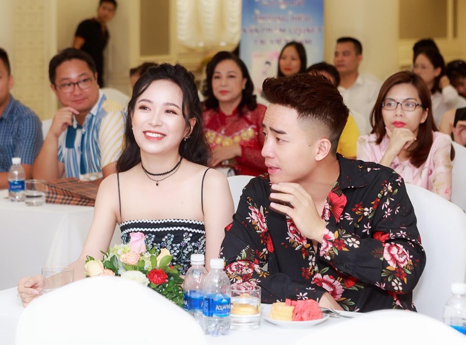 'Bạn gái màn ảnh' của Công Lý tình cảm bên diễn viên Duy Nam