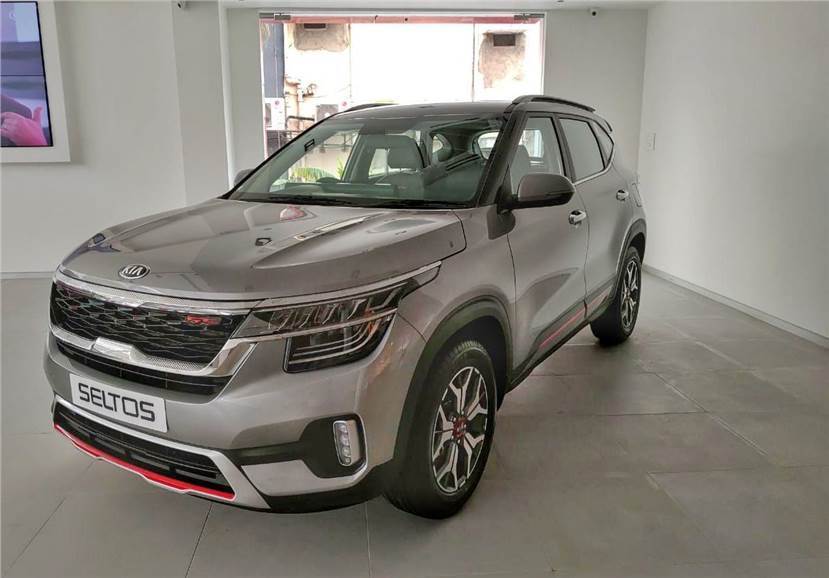 SUV Kia cao cấp, giá 551 triệu 'gây sốt'