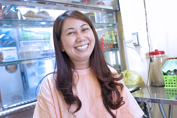 Quán cơm chay 0 đồng đắt khách giữa trưa nắng Sài Gòn