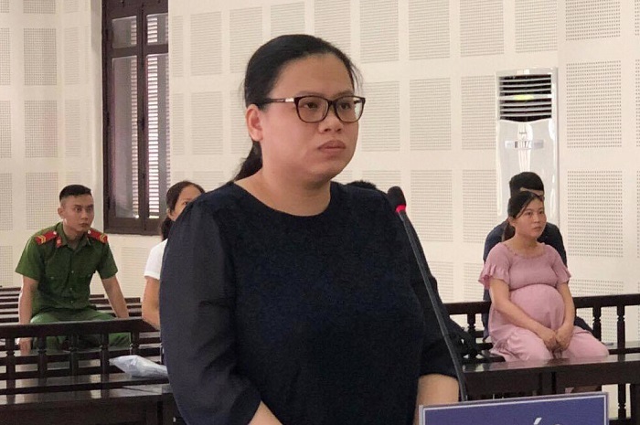 Nữ thá»§ quỹ trá»m con dấu, là m giả tà i liá»u bán Äất ảo chiếm Äoạt tiá»n tá»·