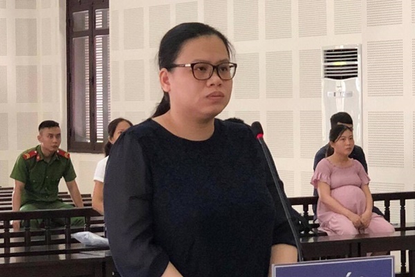 Nữ thủ quỹ trộm con dấu, làm giả tài liệu bán đất ảo chiếm đoạt tiền tỷ