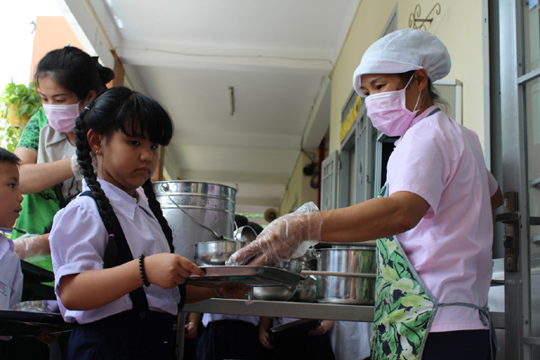 Bữa ăn bán trú cân bằng dinh dưỡng cho 37 trường tiểu học Bắc Giang
