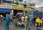 Xe tải tông liên tiếp ở Sài Gòn, thanh niên thiệt mạng, người phụ nữ nát chân
