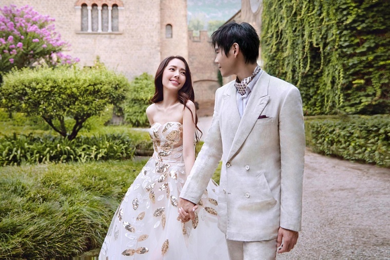 Con trai trùm showbiz Hong Kong khoe ảnh cưới bên mỹ nhân Đài Loan