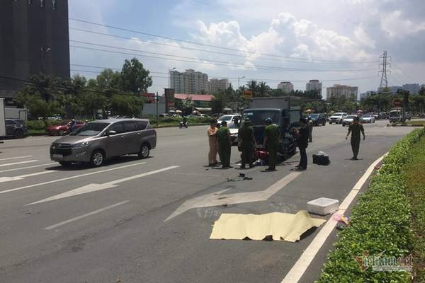 Người phụ nữ bị xe tải tông văng hơn 5m chết thương tâm ở Sài Gòn