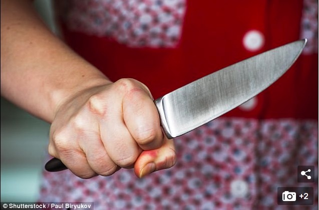 Ghen tuông, vợ xẻo 'cậu nhỏ' của chồng trong lúc ngủ