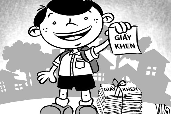 Hiệu trưởng tự diễn cảnh nhận khen thưởng