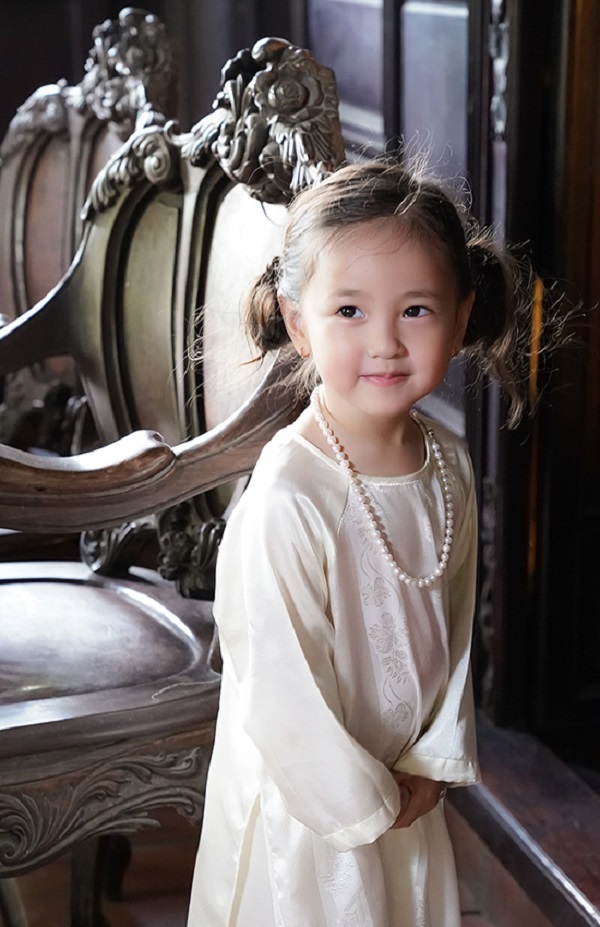 3 nhóc tỳ ngoan ngoãn, đáng yêu của Hoa hậu Hà Kiều Anh