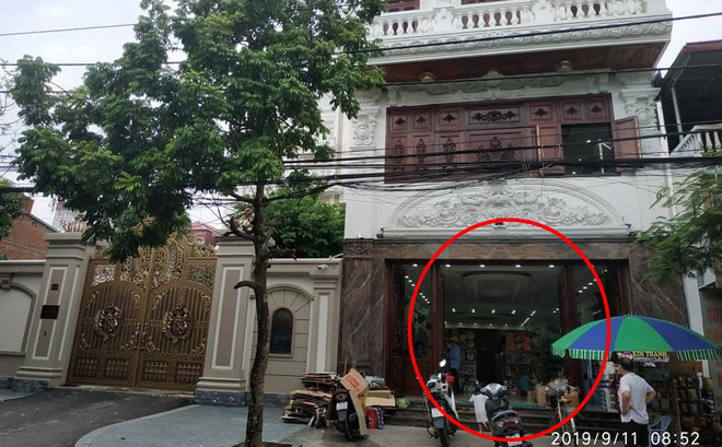 Cửa hàng tạp hóa mở trong biệt thự tiền tỷ khiến ai qua cũng muốn vào