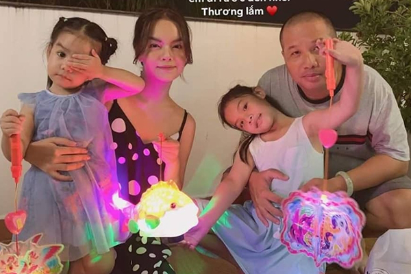 Phạm Quỳnh Anh hội ngộ chồng cũ, đón Trung thu bên 2 con