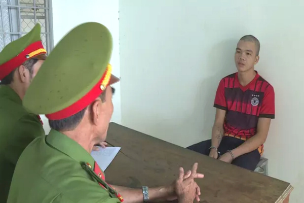 Bắt kẻ dụ bé trai 12 tuổi vào sân vận động dở trò đồi bại ở Đắk Lắk