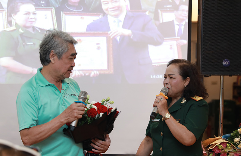 NSND Quang Thọ, Anh Thơ chúc mừng Rơ Chăm Phiang ‘lên’ NSND